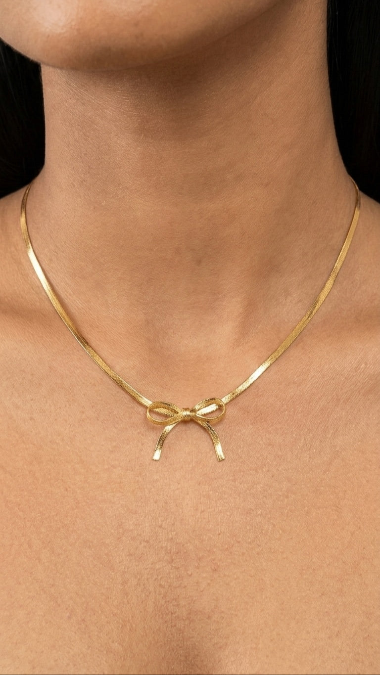 Minimal bow 18k gold plated Necklace