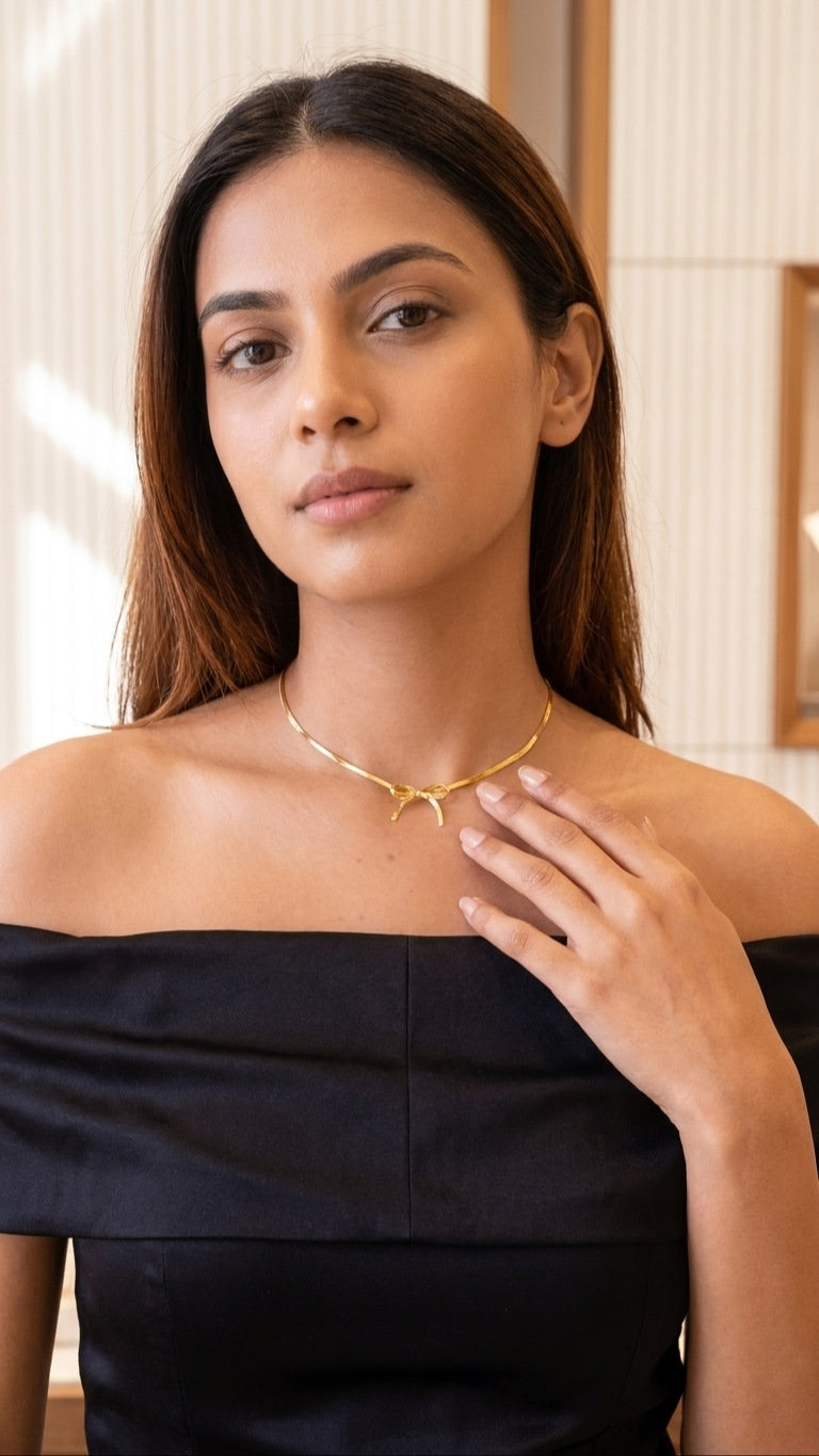 Minimal bow 18k gold plated Necklace